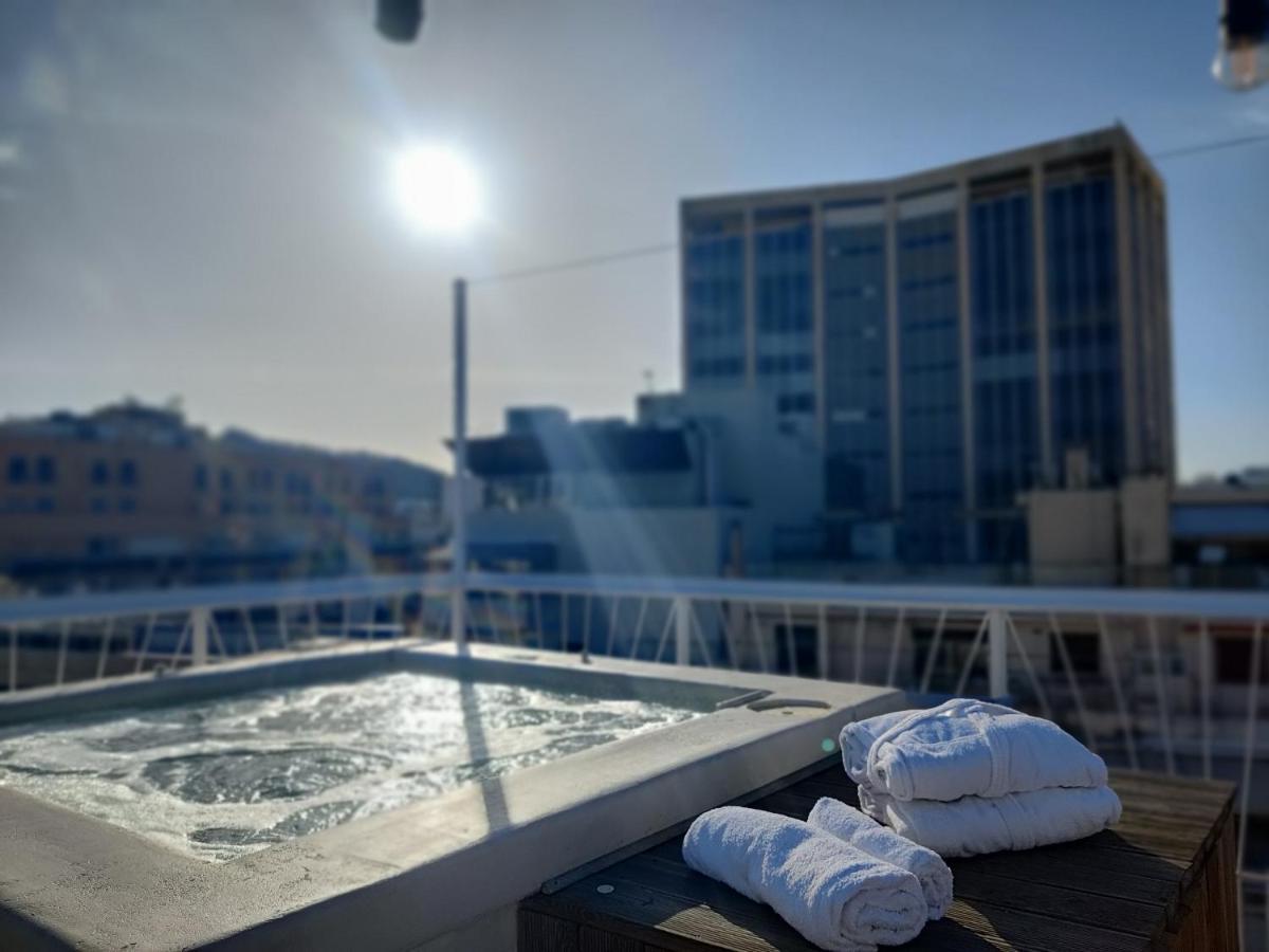 Unique Solar Penthouse With Jacuzzi And Sauna In Central Atenas Exterior foto